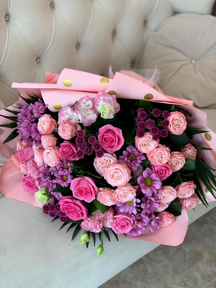 Букет цветов из: Хризантемы, Розы и Лизиантусы в Кротовка