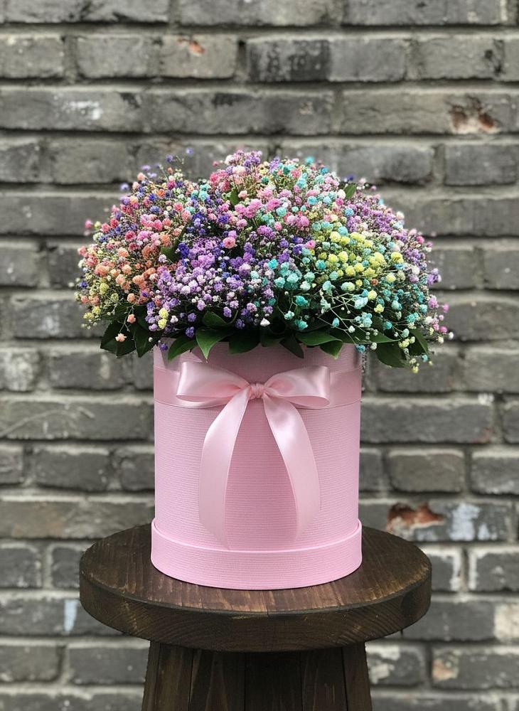 Цветочная композиция из Гипсофила и Розы в шляпной коробке в Кротовка