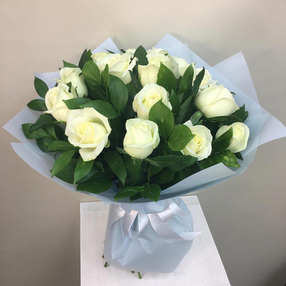 Букет 15 Белых роз Проуд в Кротовка