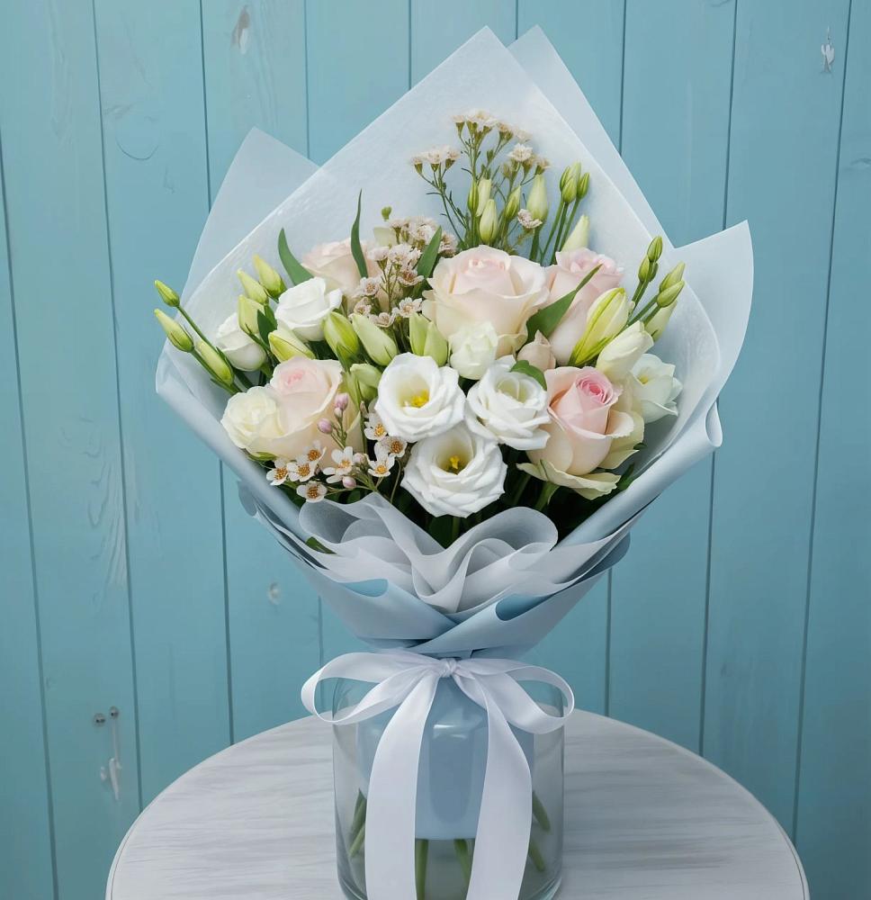 Букет цветов из: Розы и Лизиантусы в Кротовка