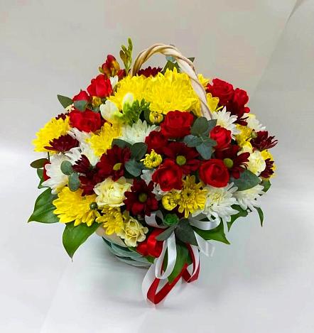 Цветочная композиция из Хризантемы и Розы в корзине в Кротовка
