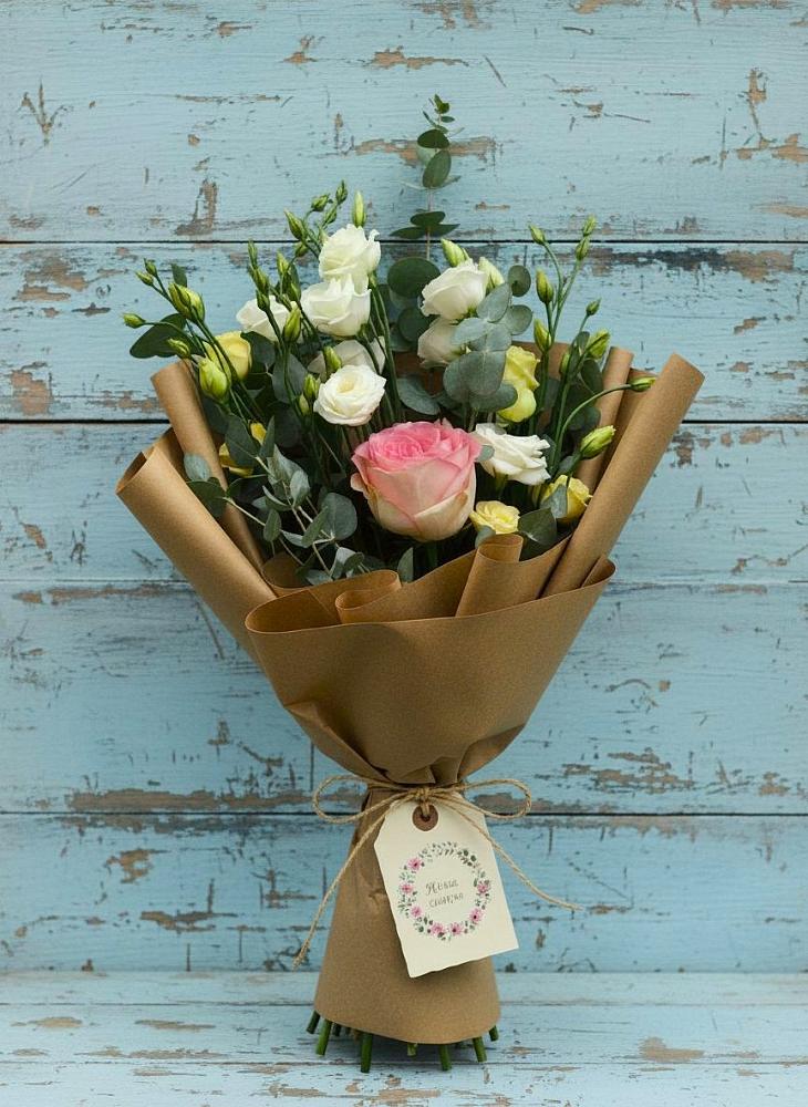 Букет цветов из: Розы и Лизиантусы в Кротовка