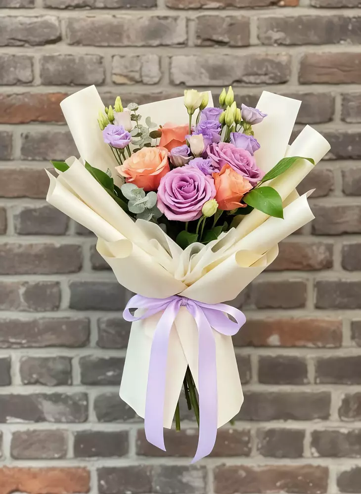 Букет цветов из: Лизиантусы и Розы в Кротовка