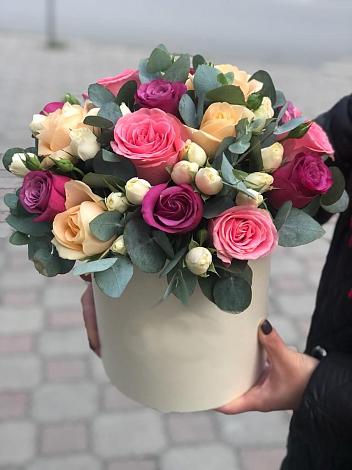 Цветочная композиция из Розы в шляпной коробке в Кротовка