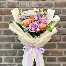 Букет цветов из:  Лизиантусы и Розы в Кротовка