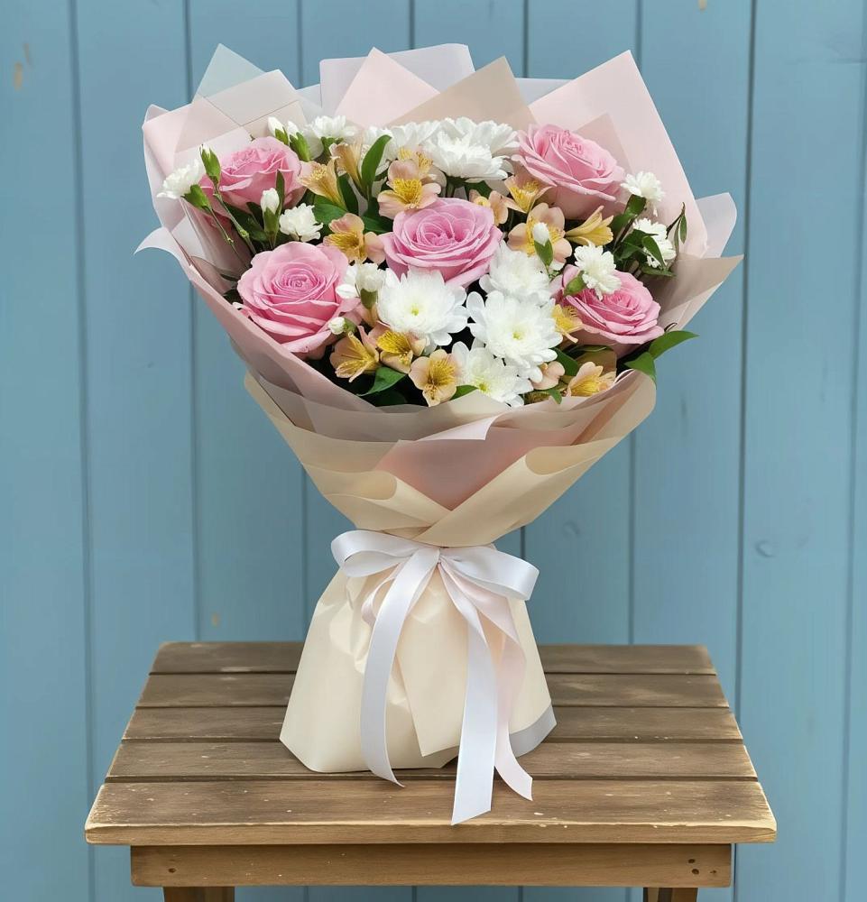 Букет цветов из: Гвоздики, Орхидеи и Розы в Кротовка