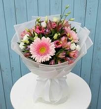 Букет цветов из:  Герберы, Альстромерии и Лизиантусы #REPLACE_PRED# Кротовка