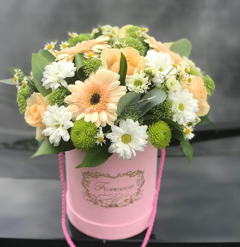 Цветочная композиция из Розы, Герберы и Хризантемы в шляпной коробке в Кротовка